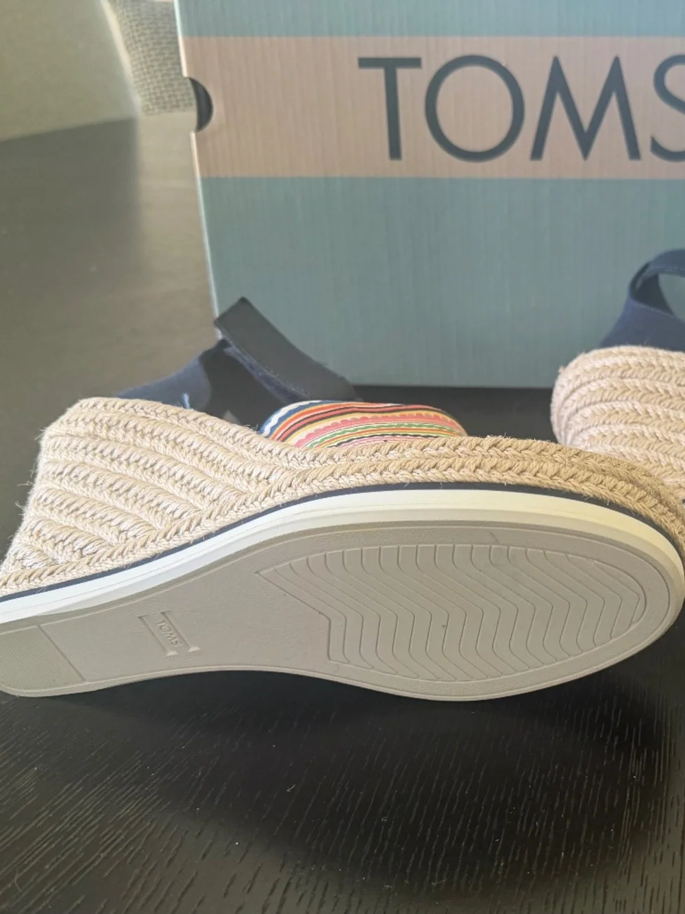 NEW 💖 TOMS Hmong Vintage Tapestry Espadrille Wedge Sandals
